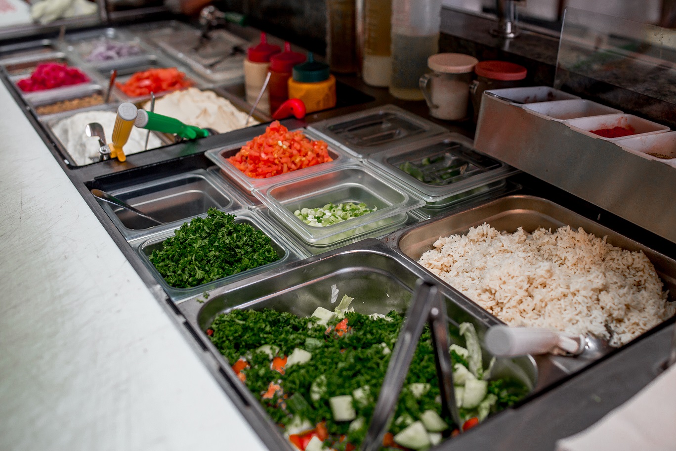 am image of a restaurant food line