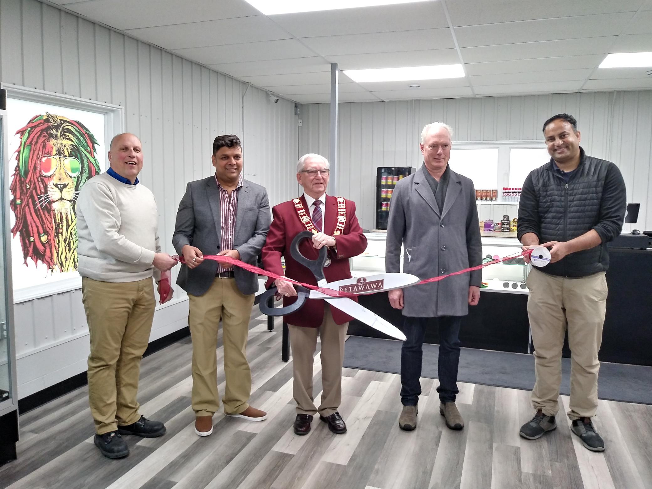 Mayor Sweet, Councillor Rutz, Nitin Aggarwal, Councillor Carmody and Sai Alluru ribbon cutting image