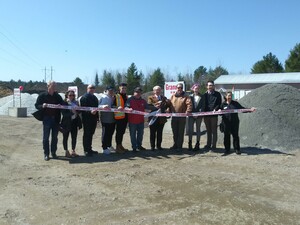 <b>H&H Construction Landscape Depot Opens</b>